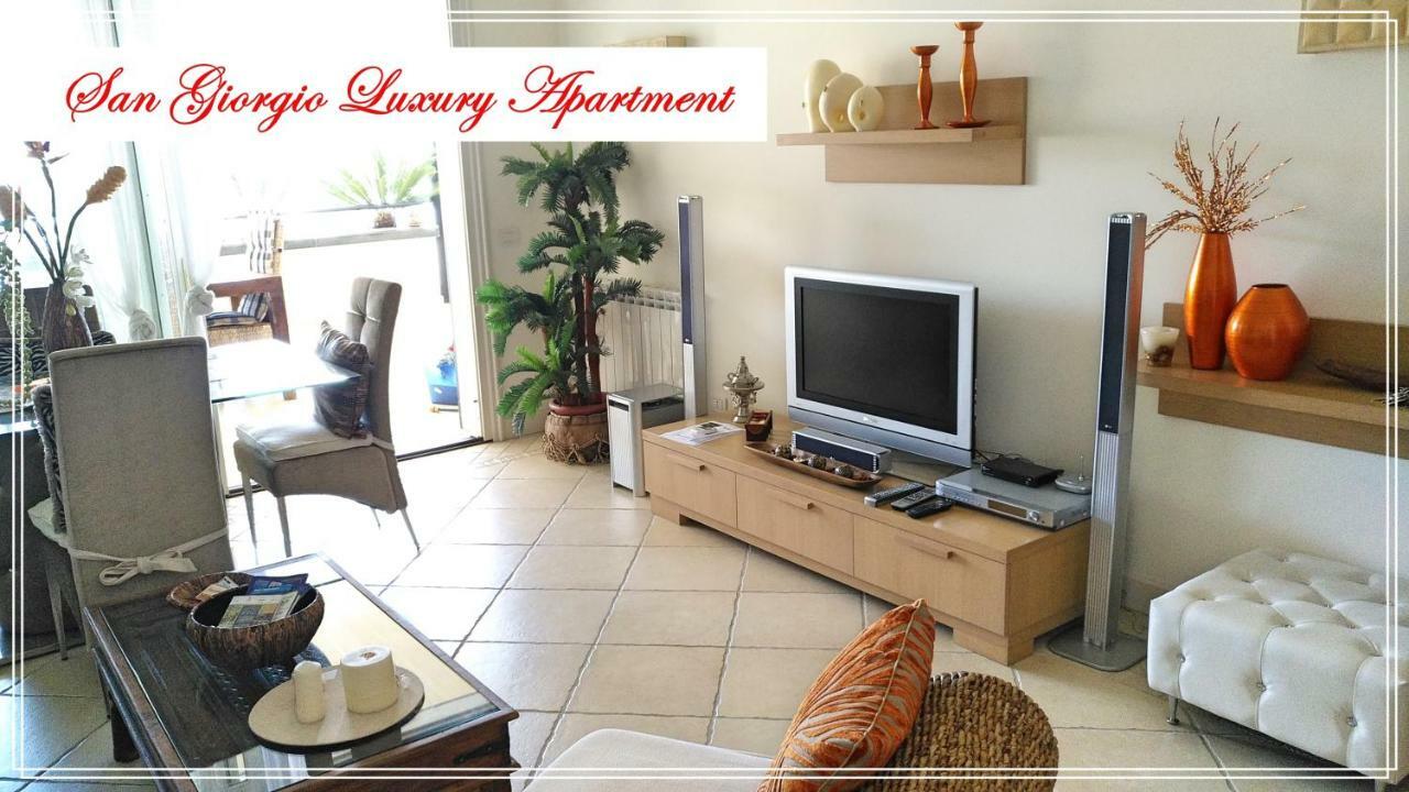 San Giorgio Luxury Apartment Taormina-Panoramic Pool & Parking Space Exteriér fotografie